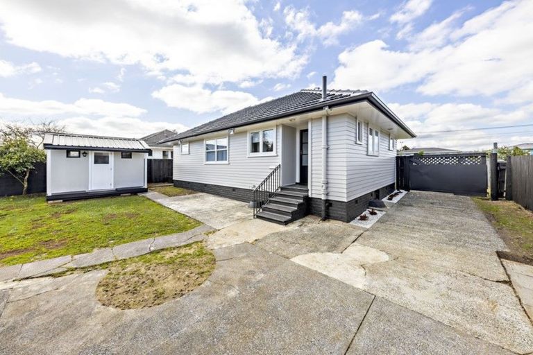 Photo of property in 19 Awatere Street, Clover Park, Auckland, 2023