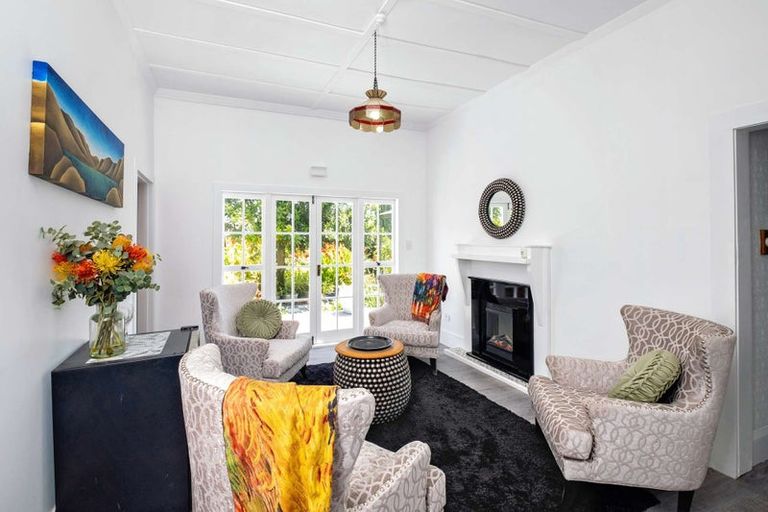 Photo of property in 104 Ferry Road, Clive, 4102