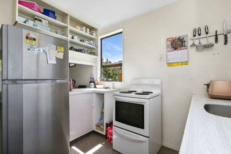 Photo of property in 9a City View Grove, Harbour View, Lower Hutt, 5010