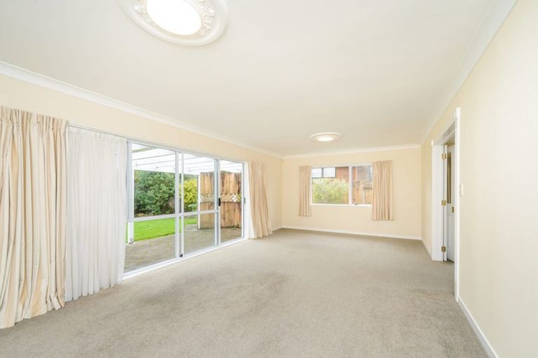 Photo of property in 4 Royal Oak Drive, Kelvin Grove, Palmerston North, 4414
