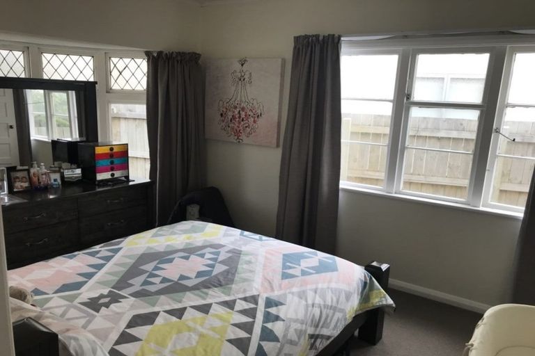 Photo of property in 34 Mandalay Terrace, Khandallah, Wellington, 6035