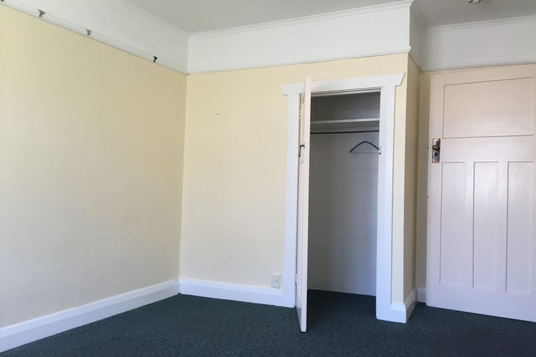 Photo of property in 2/60 Brougham Street, Mount Victoria, Wellington, 6011