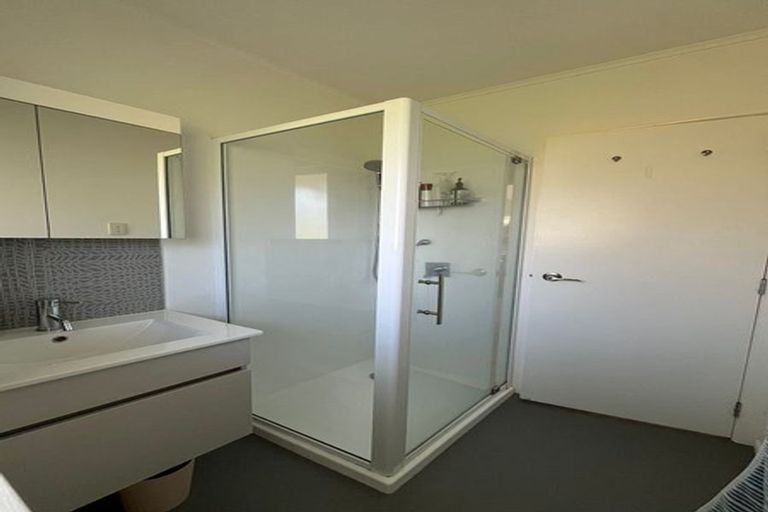 Photo of property in 1/6 Northboro Road, Hauraki, Auckland, 0622