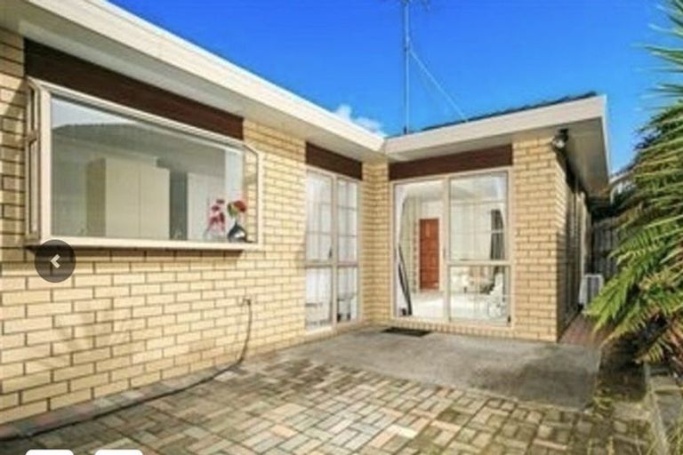 Photo of property in 4 Owl Court, Unsworth Heights, Auckland, 0632