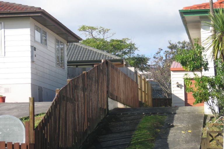Photo of property in 16 Zita Maria Drive, Massey, Auckland, 0614