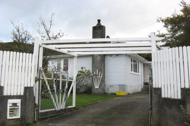Photo of property in 145 Wellington Road, Wainuiomata, Lower Hutt, 5014