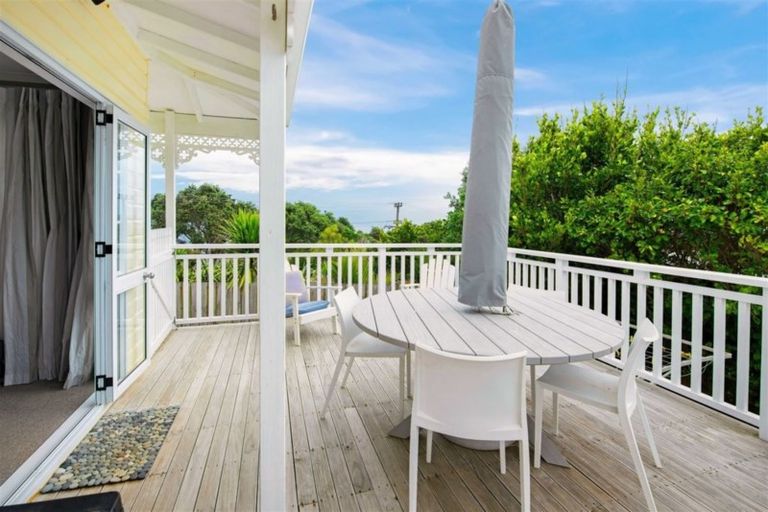 Photo of property in 4 Edwin Mitchelson Road, Muriwai, Waimauku, 0881