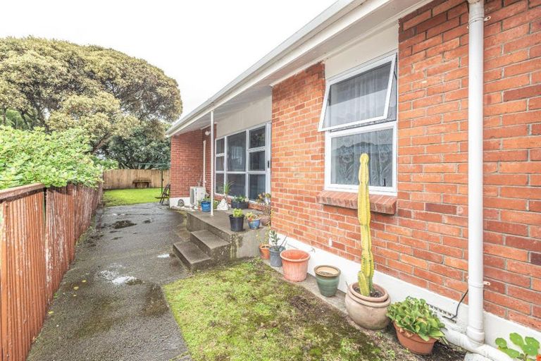Photo of property in 30 Seafront Road, Castlecliff, Wanganui, 4501