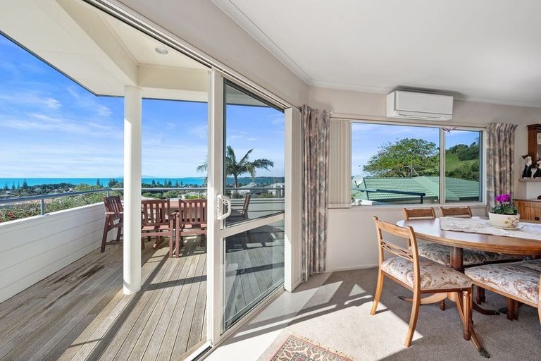 Photo of property in 2/18 Ngahere Views, Orewa, 0931