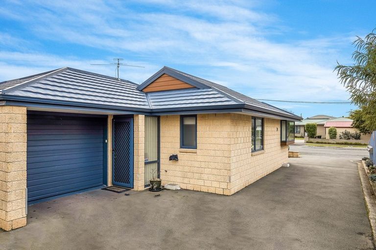 Photo of property in 12a Grassmere Street, Papanui, Christchurch, 8052