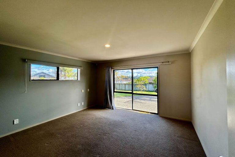 Photo of property in 16 Pitoitoi Avenue, Greenhithe, Auckland, 0632