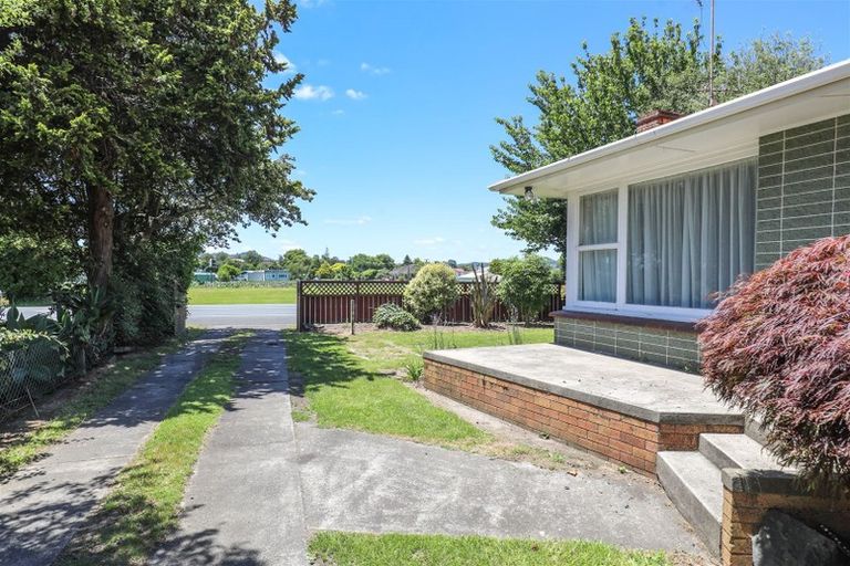 Photo of property in 76 Great South Road, Huntly, 3700