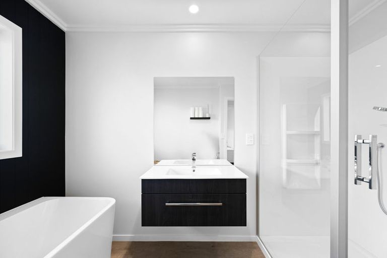 Photo of property in 18a Rose Leigh Drive, Cambridge, 3434