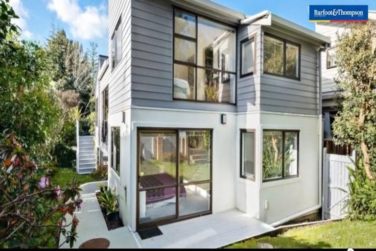 Photo of property in 2/685 East Coast Road, Browns Bay, Auckland, 0630