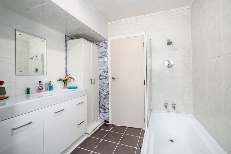 Photo of property in 184 George Street, Stokes Valley, Lower Hutt, 5019