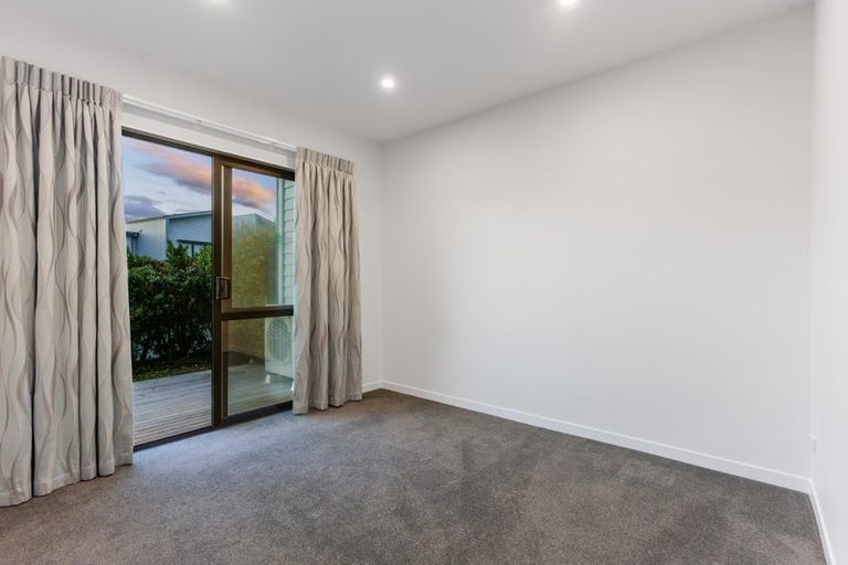 Photo of property in 16 Moki Place, Long Bay, Auckland, 0630
