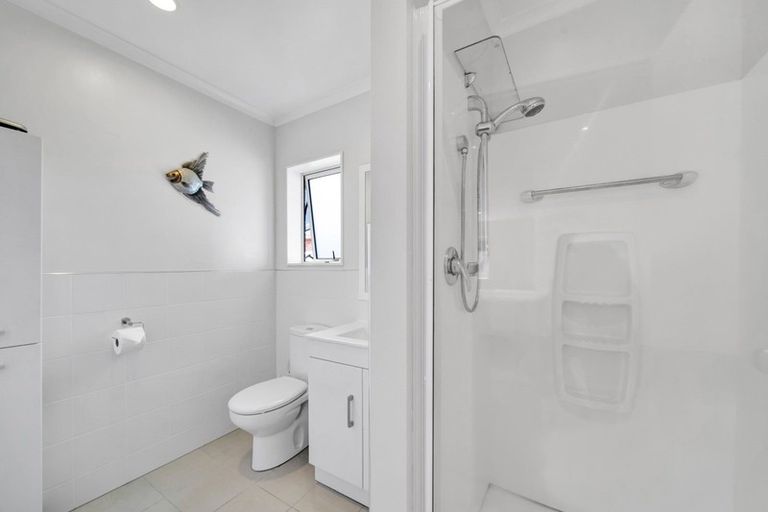 Photo of property in 24 Moulton Street, Moturoa, New Plymouth, 4310