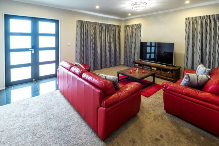 Photo of property in 10 Veneta Close, Flat Bush, Auckland, 2019