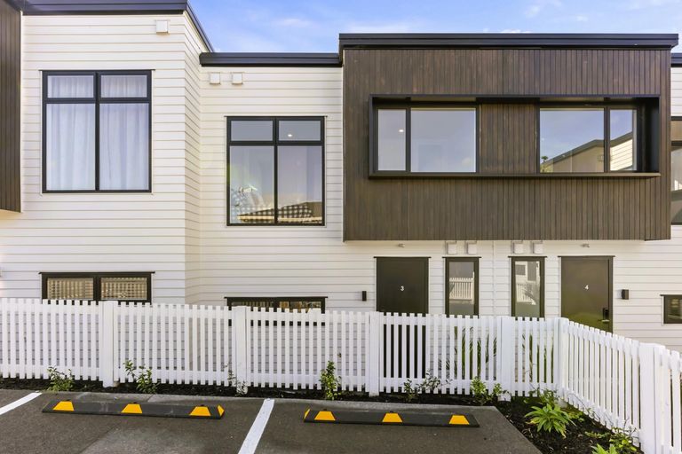 Photo of property in 4/14 Eastwood Rise, Browns Bay, Auckland, 0630