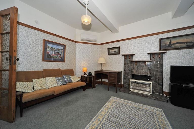 Photo of property in Chevening Flats, 90 Salamanca Road, Kelburn, Wellington, 6012