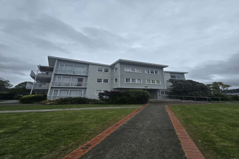 Photo of property in 95 Farmer Crescent, Taita, Lower Hutt, 5011