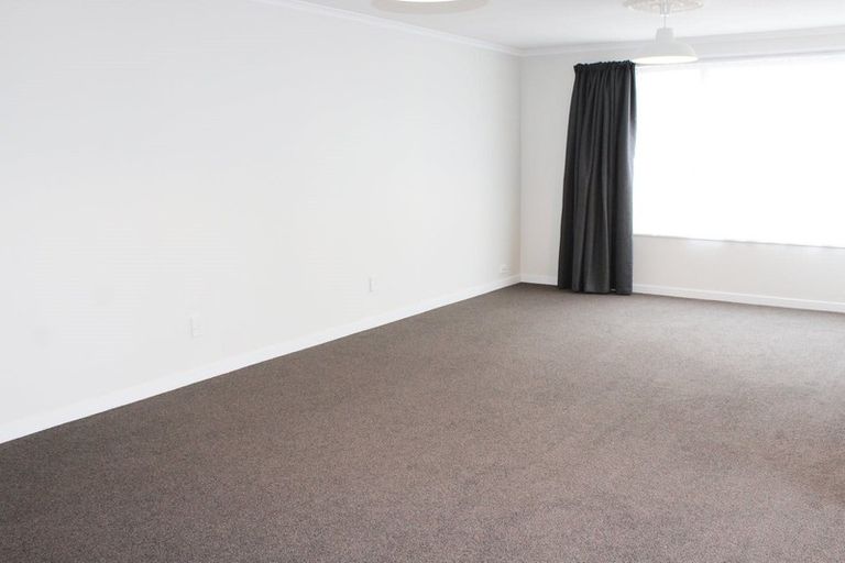 Photo of property in 3a Henry Street, Ebdentown, Upper Hutt, 5018