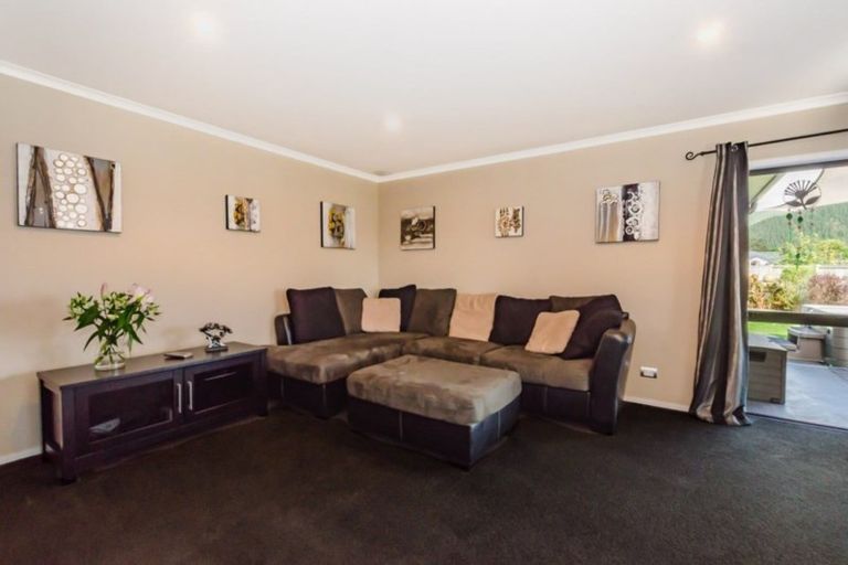 Photo of property in 18 Pearson Place, Paraparaumu, 5032