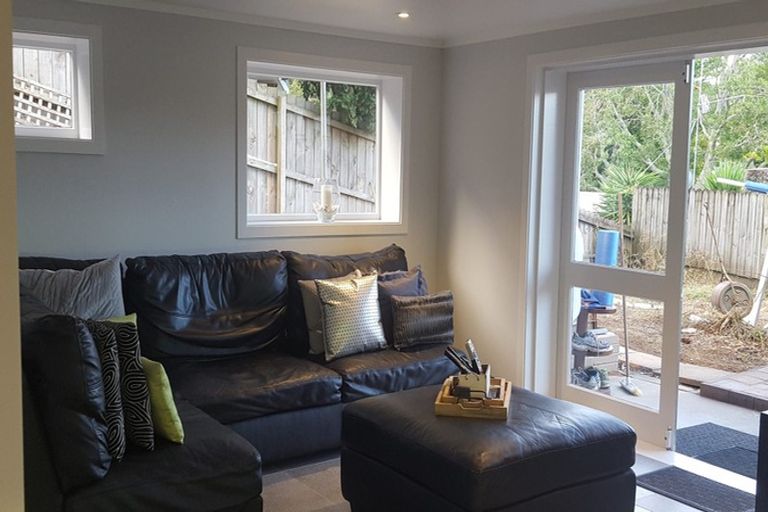 Photo of property in 66a Uxbridge Road, Mellons Bay, Auckland, 2014