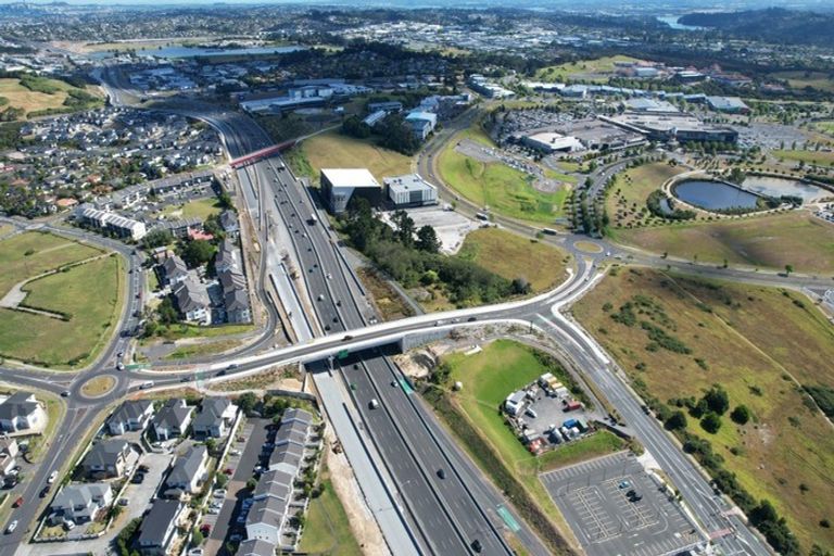 Photo of property in 109 Medallion Drive, Oteha, Auckland, 0632