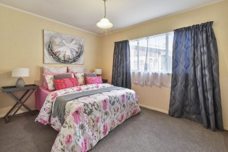 Photo of property in 1 Arthur Place, Opaheke, Papakura, 2113