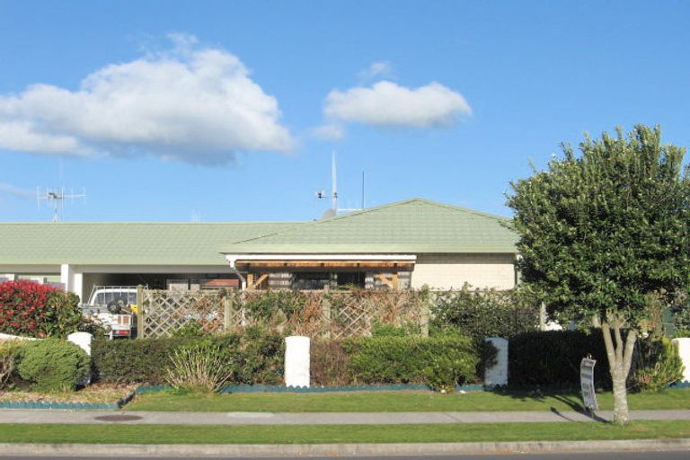 Photo of property in 100a Pacific View Road, Papamoa Beach, Papamoa, 3118