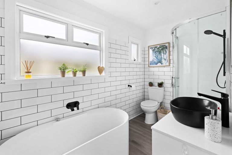 Photo of property in 29 Pukeko Place, Westshore, Napier, 4110