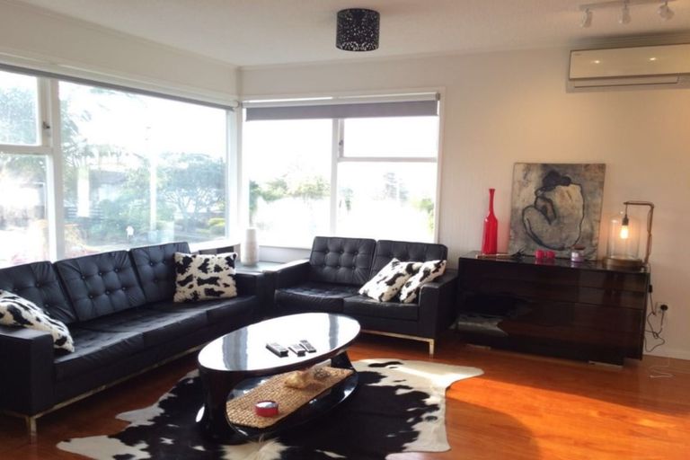 Photo of property in 84 Glamorgan Drive, Torbay, Auckland, 0630