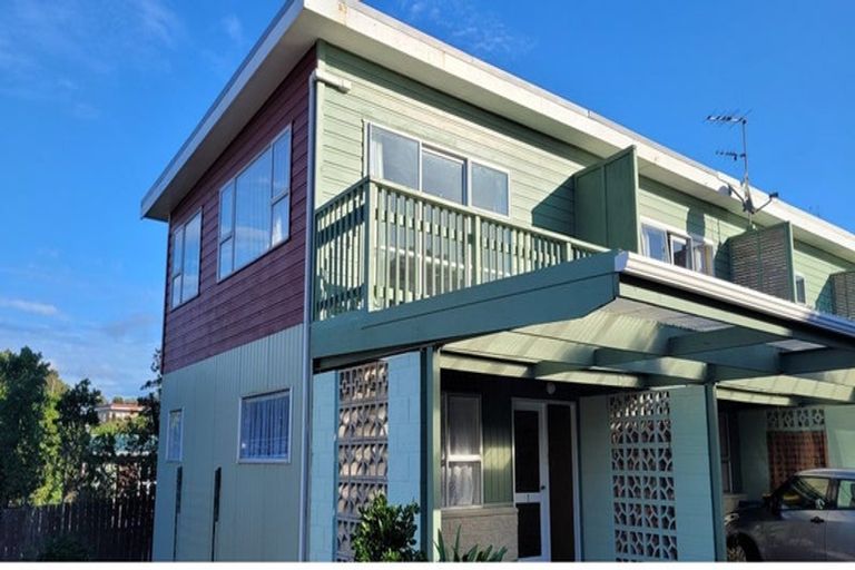 Photo of property in 7 Terrace Road, Titahi Bay, Porirua, 5022