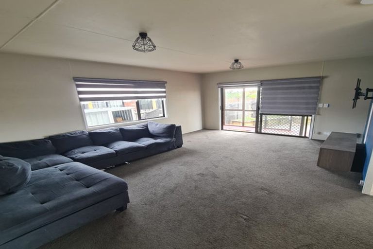 Photo of property in 2/21 Southview Place, Wattle Downs, Auckland, 2102