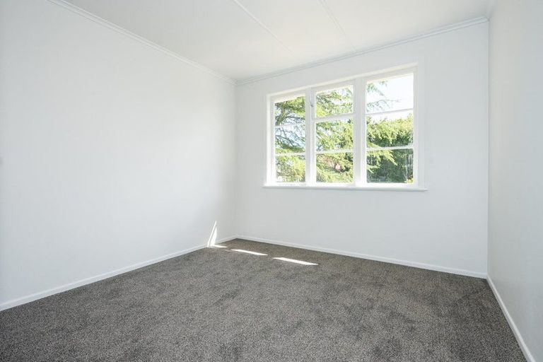 Photo of property in 1/494 Swanson Road, Ranui, Auckland, 0612
