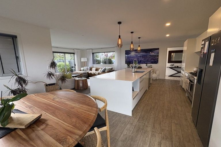 Photo of property in 8 Hikanui Drive, Havelock North, 4130