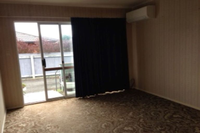 Photo of property in 5 Savage Crescent, Upper Hutt Central, Upper Hutt, 5018