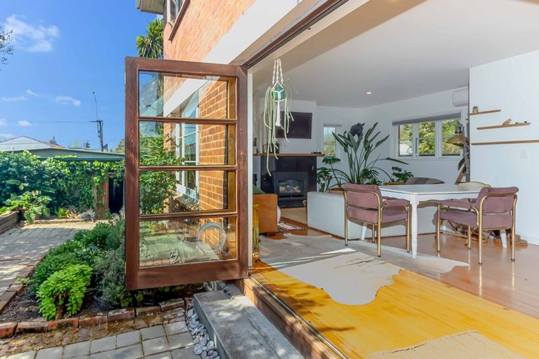 Photo of property in 75 Kahu Road, Fendalton, Christchurch, 8041