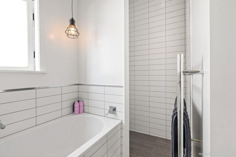 Photo of property in 20 Mantell Street, Seatoun, Wellington, 6022