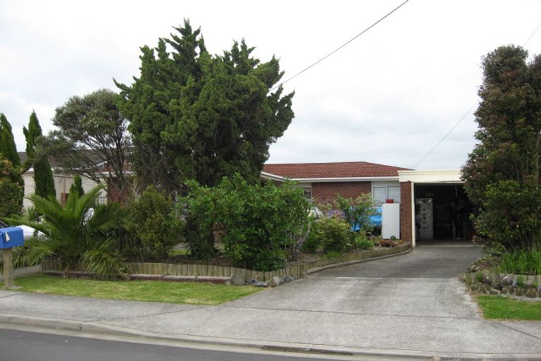 Photo of property in 33 Roberts Road, Matakatia, Whangaparaoa, 0930