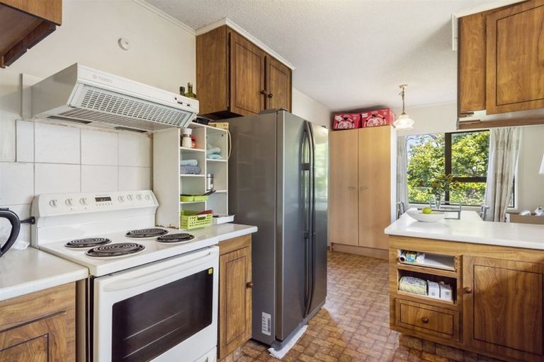 Photo of property in 115 Sunset Road, Totara Vale, Auckland, 0632