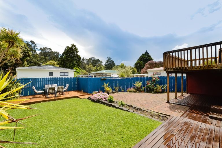 Photo of property in 38 Woodside Road, Massey, Auckland, 0614