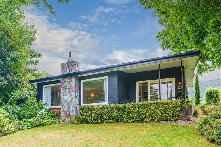 Photo of property in 17 Stafford Street, Arrowtown, 9302