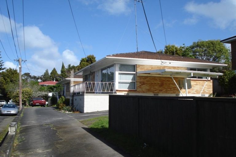 Photo of property in 1/7 Moore Street, Hillcrest, Auckland, 0627