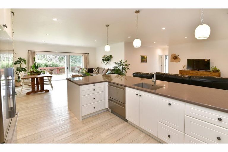 Photo of property in 32 Noakes Hill Road, Puhoi, Warkworth, 0994