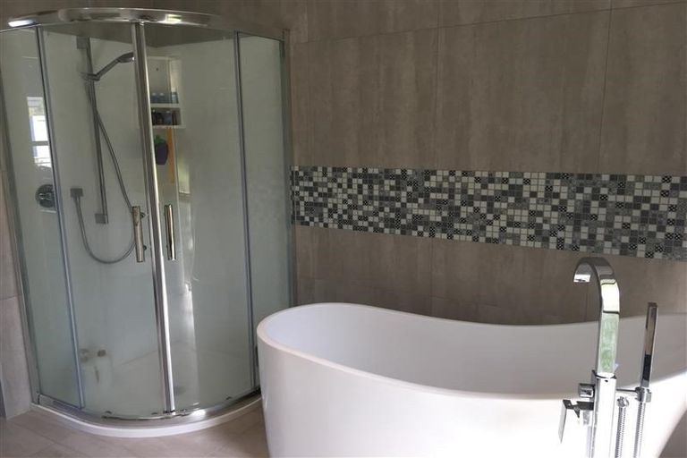 Photo of property in 5 Theodora Place, Mairangi Bay, Auckland, 0630