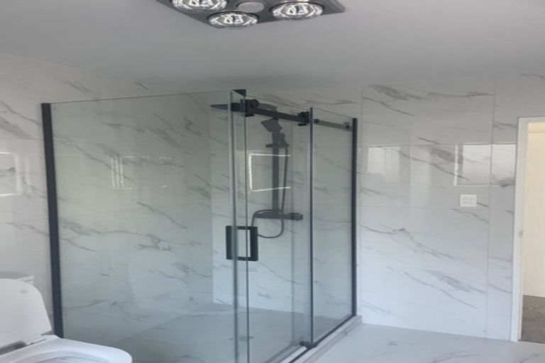 Photo of property in 66a West Harbour Drive, West Harbour, Auckland, 0618