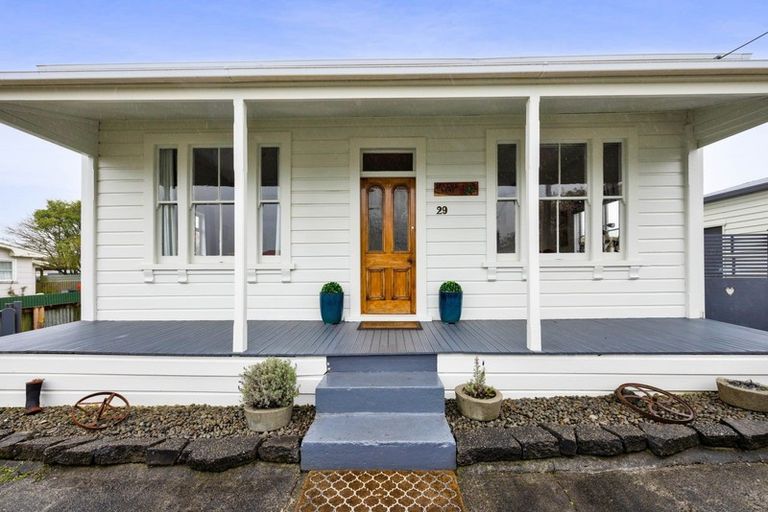 Photo of property in 29 Bedford Street, Eltham, 4322