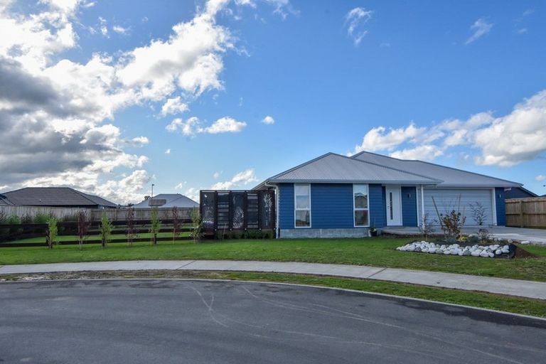 Photo of property in 6 Takahe Drive, Carterton, 5713